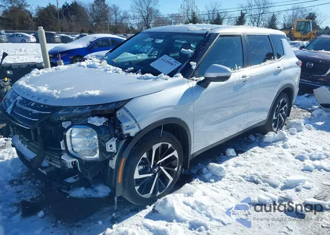 2023 Mitsubishi Outlander Se 2.5 2Wd z USA, uszkodzony, nr VIN JA4J3UA89PZ050614